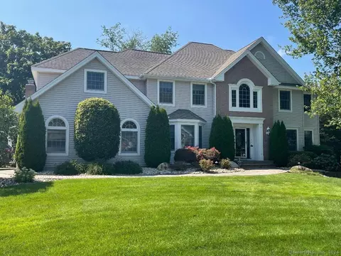 45 Patriot Ln, Wethersfield, CT 06109
