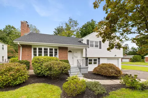 44 Brightview Dr, West Hartford, CT 06117