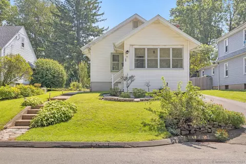 29 Atwood St, Newington, CT 06111