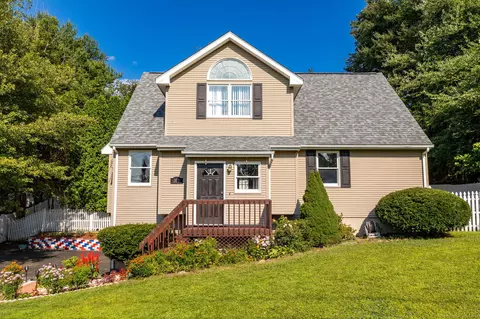 303 Keeney St, Manchester, CT 06040