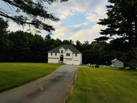 33 Railroad Ave, Sterling, CT 06377