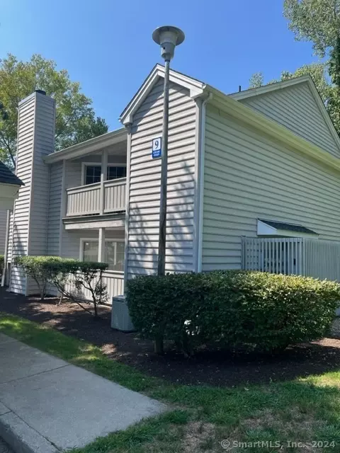 9 Chase Oak Ct #2, Groton, CT 06340