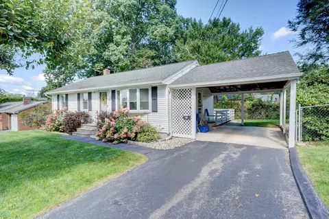 31 Deruyter Dr, Torrington, CT 06790