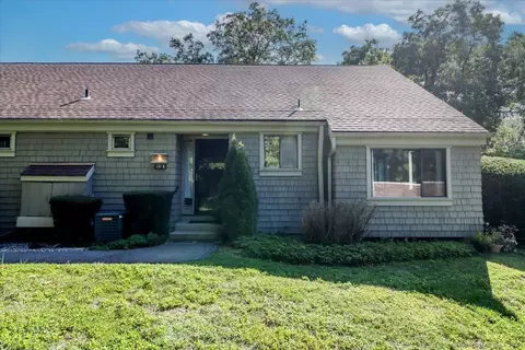 100 Heritage Vlg #B, Southbury, CT 06488