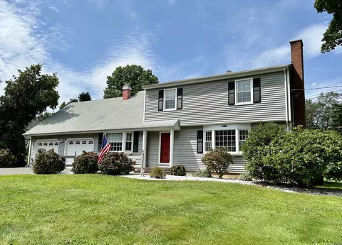 34 Deerfield Dr, Hamden, CT 06518