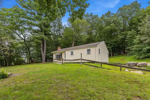 24 Bakerville Ter, New Hartford, CT 06057