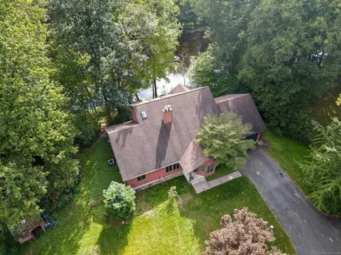586 Albany Tpke, Canton, CT 06019