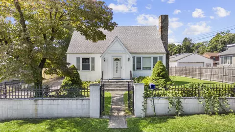 241 Sunrise Ter, Bridgeport, CT 06606