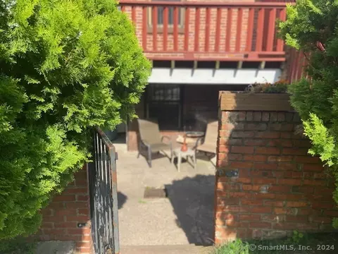 31-33 Wethersfield Ave #D, Hartford, CT 06114