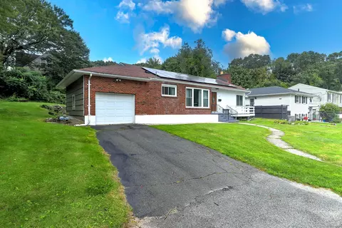 121 Meriline Ave, Waterbury, CT 06705
