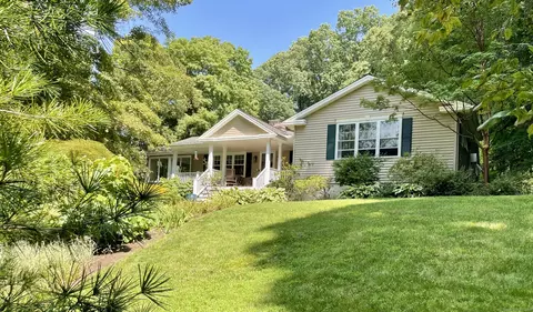 65 Glen St, Berlin, CT 06037