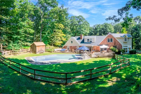 17 Timber Mill Ln, Weston, CT 06883