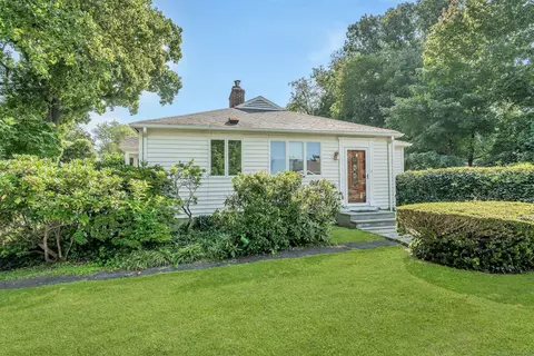 22 Van Rensselaer Ave, Stamford, CT 06902
