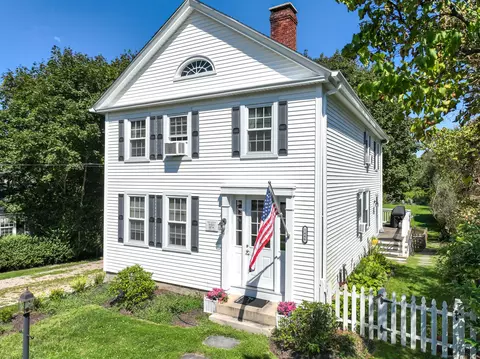 1446 Pequot Trl, Stonington, CT 06378