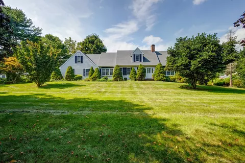 250 Clapboard Hill Rd, Guilford, CT 06437