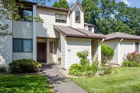 30 Simsbury Lndg #30, Simsbury, CT 06070