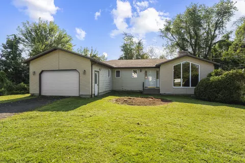 46 Leigus Rd, Wallingford, CT 06492