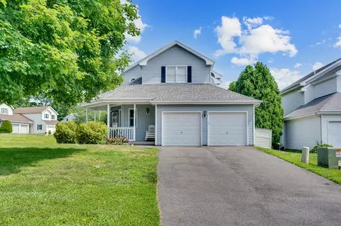 2 Beechwood Ct, Newington, CT 06111