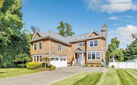115 Lalley Blvd, Fairfield, CT 06824