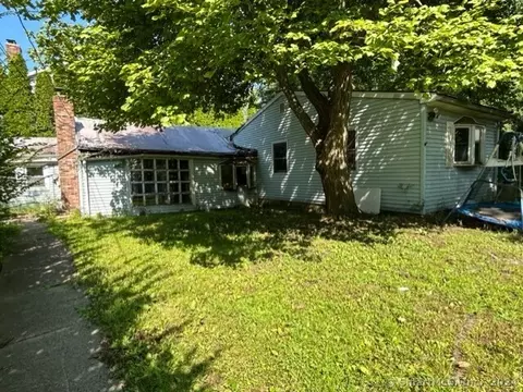 76 Trumbull St, West Haven, CT 06516