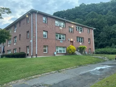 45 Donna Dr #C8, New Haven, CT 06513