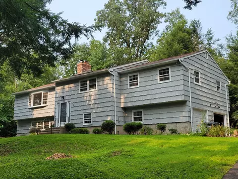 351 Miller Rd, Bethany, CT 06524