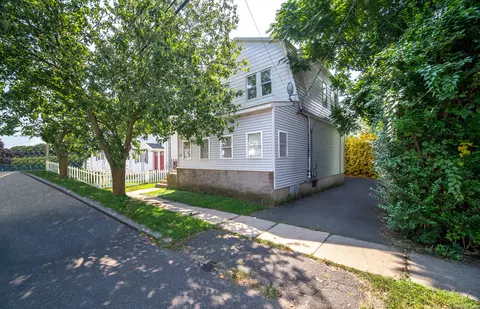 133 Hollister St, Stratford, CT 06615