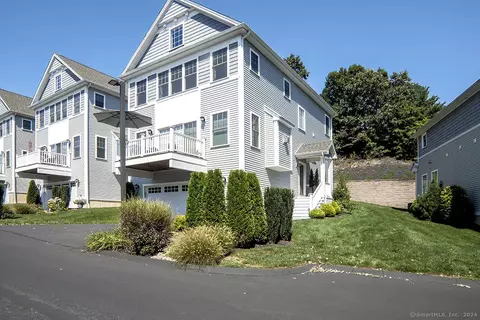500 River Rd #5, Shelton, CT 06484