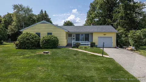 20 Macbean Dr, New Fairfield, CT 06812