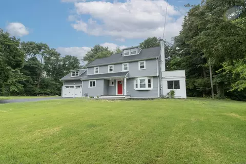 45 Brookhaven Rd, Hamden, CT 06517