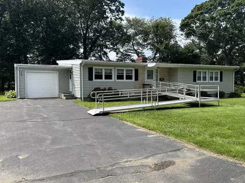 242 Conrad St, Naugatuck, CT 06770
