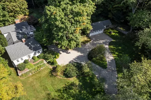 91 Mountain Rd, Glastonbury, CT 06033