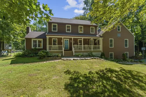 31 Pepperbush Dr, Clinton, CT 06413