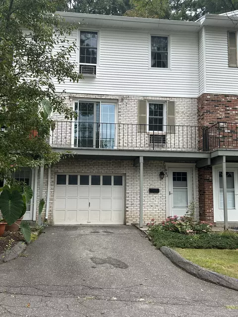 82 Hunter Ct #82, Torrington, CT 06790