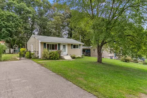 257 Indigo St, Groton, CT 06355