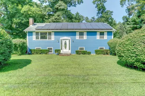 225 Oakwood Dr, Windham, CT 06280
