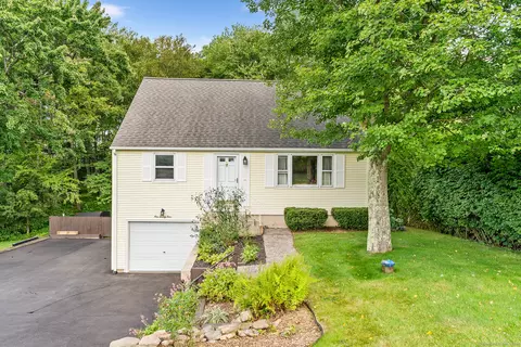 124 Town Line Rd, Bristol, CT 06010