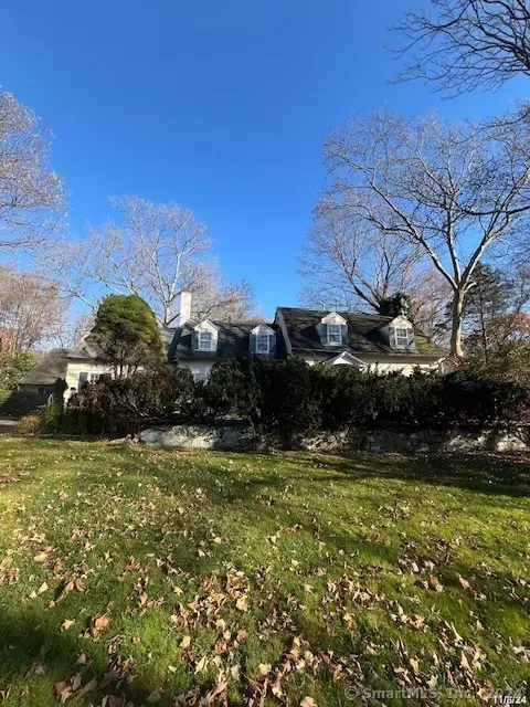 92 Chestnut Hill Rd, Wilton, CT 06897