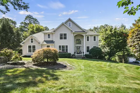 90 Brownstone Dr, Southington, CT 06489