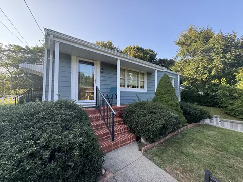 31 Toole Dr, Branford, CT 06405