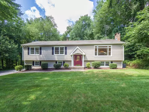 16 Longmeadow Rd, Trumbull, CT 06611