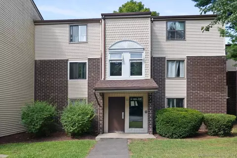7 Padanaram Rd #H170, Danbury, CT 06811