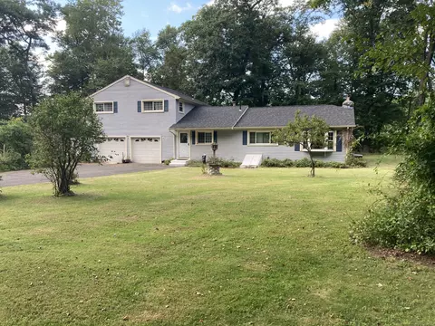 22 Shepaug Rd, Newtown, CT 06482