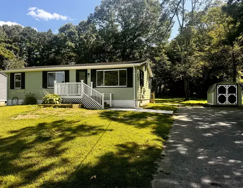 149 Tarbox Rd, Plainfield, CT 06374