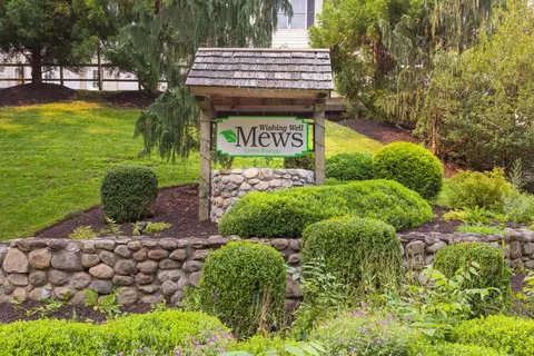 24 Wishing Well Ln #24, New Milford, CT 06776