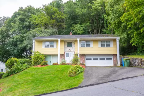 165 Juniper Ridge Dr, Waterbury, CT 06708