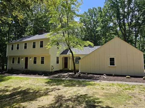 72 W Mountain Rd, Canton, CT 06019