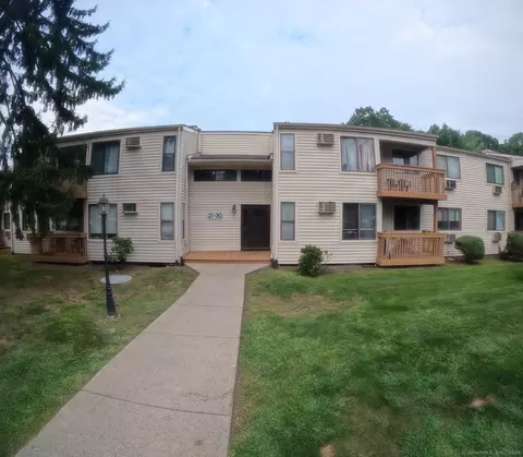 30 Woodland Dr #30, Cromwell, CT 06416
