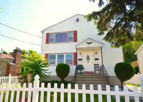 258 Horace St, Bridgeport, CT 06610