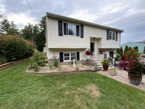 465 Murdock Ave, Meriden, CT 06450